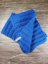 Load image into Gallery viewer, Chunky Winter Scarf - Bright Blue