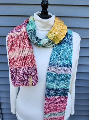 Multicolor striped scarf.