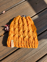 Load image into Gallery viewer, Ascendio Beanie - Pumpkin - Large
