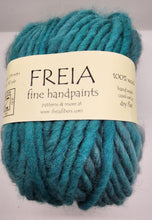 Load image into Gallery viewer, FREIA Super Bulky yarn - various gradient cakes
