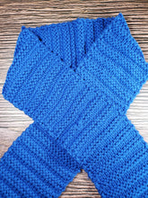 Load image into Gallery viewer, Chunky Winter Scarf - Bright Blue

