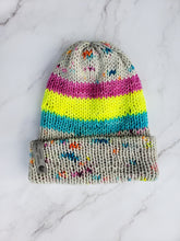 Load image into Gallery viewer, Gift Set - Hat and Scarf - Wool - Bright and Speckled Blocks
