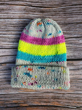 Load image into Gallery viewer, Gift Set - Hat and Scarf - Wool - Bright and Speckled Blocks
